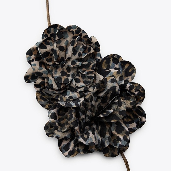 Zara brown double flower leopard print necklace NWT - Picture 2 of 5